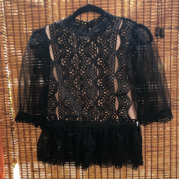 Blāshe Tops - NWT Blāshe Black Crochet and Lace Peplum Top